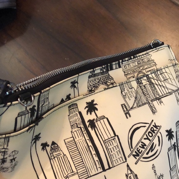 💝 Brighton Major Cities Enhanced with silver heart logo zippered wristlet - Picture 9 of 14